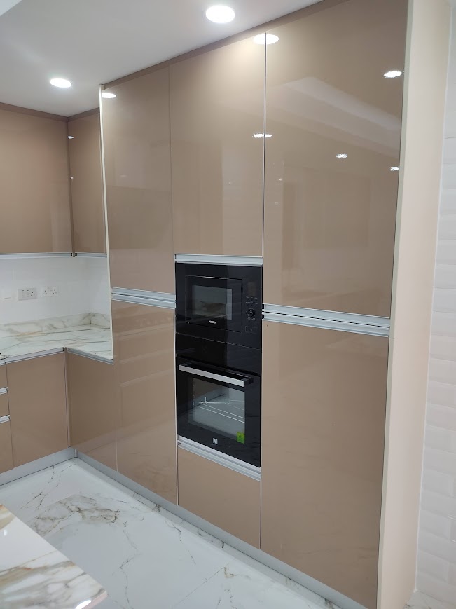 Ali Modern High-Gloss Kitchen in Westlands